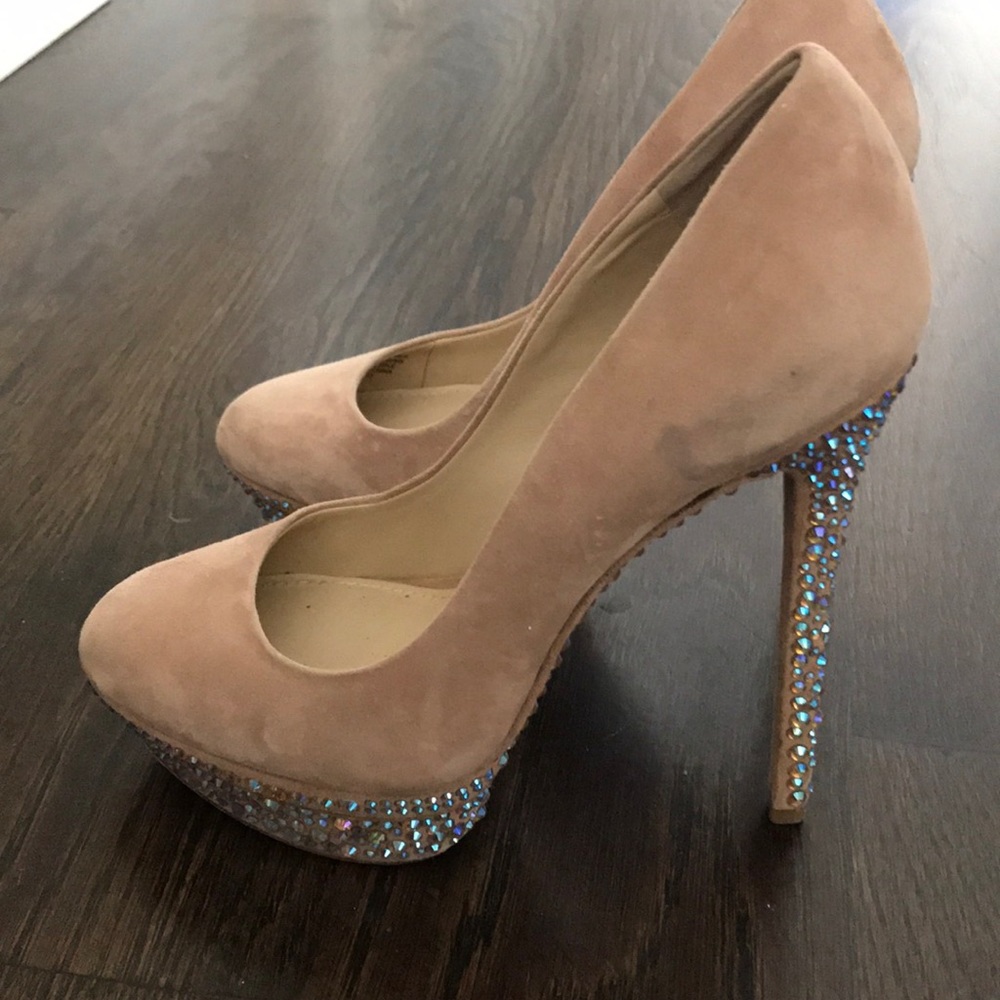 Pumps - Picture 2 of 6